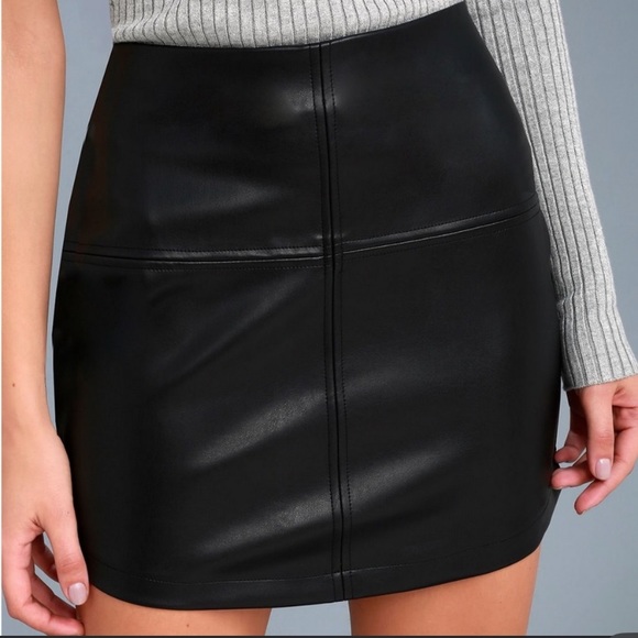 Lulu’s • NWT • SOLD OUT • Pop Star Black Vegan Leather Mini Skirt - Picture 2 of 5
